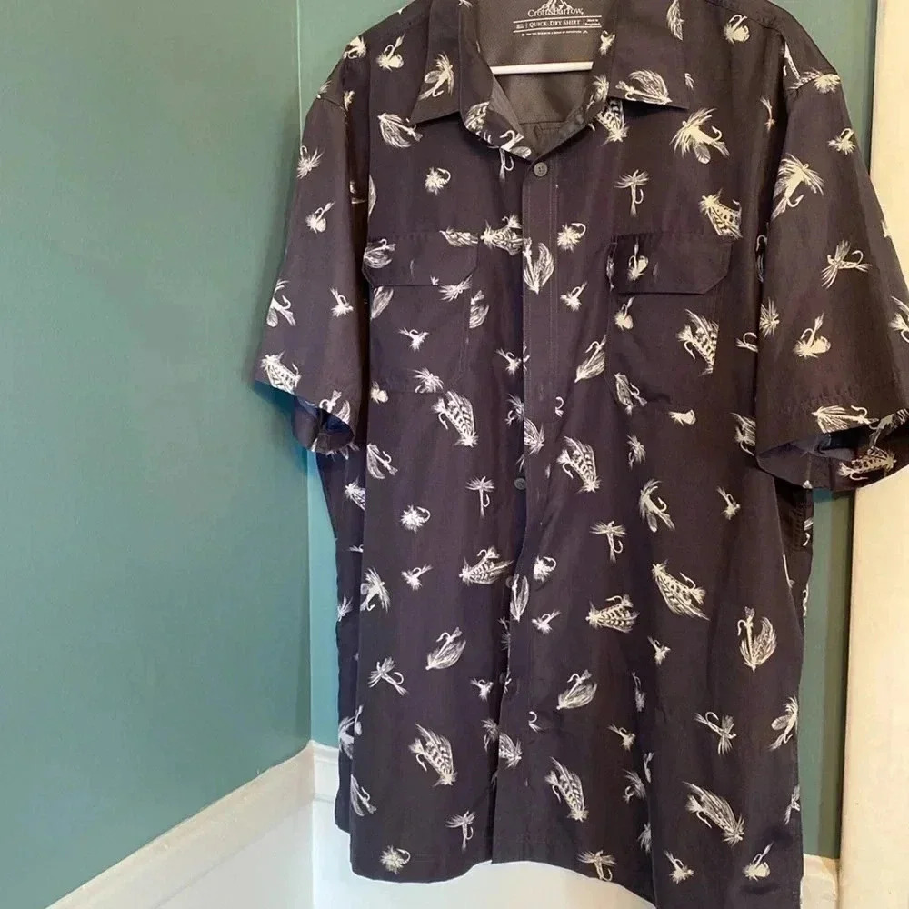 Men’s XL quick dry fish themed button down - rear vent -Croft and barrow